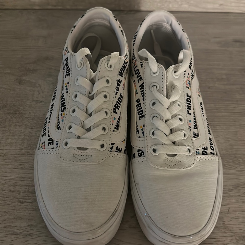 VANS PRIDE Love Wins! Sneakers